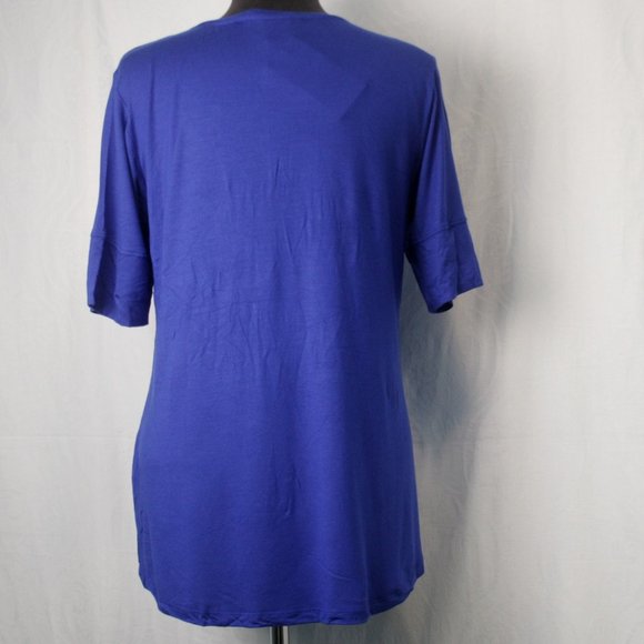 T-shirt with Scoop Neck - Picture 3 of 3